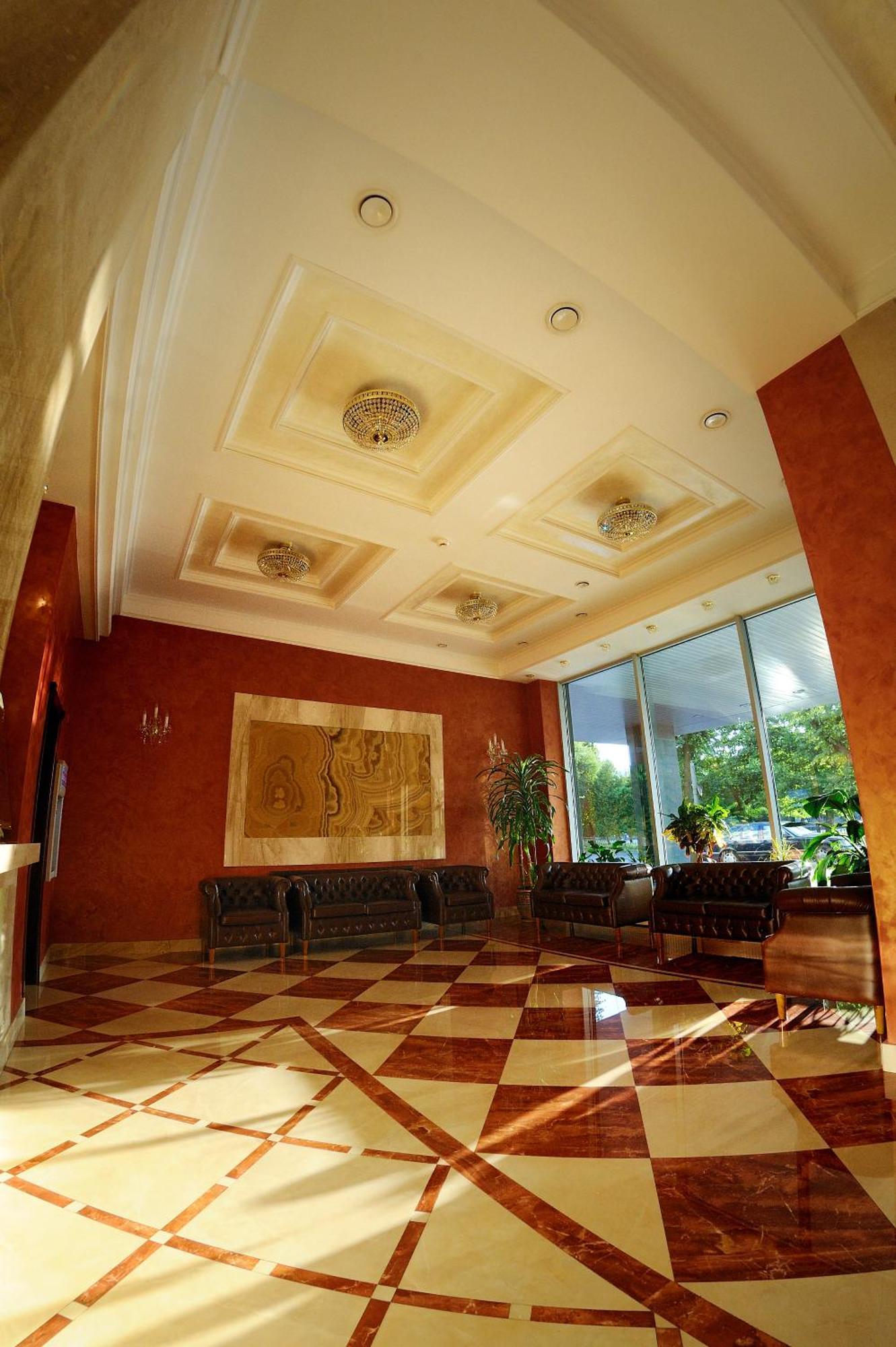 Hotel Mir Rivne Exterior photo