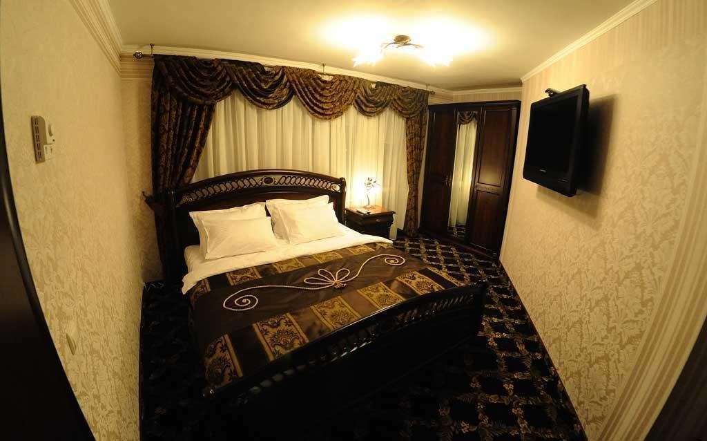 Hotel Mir Rivne Room photo