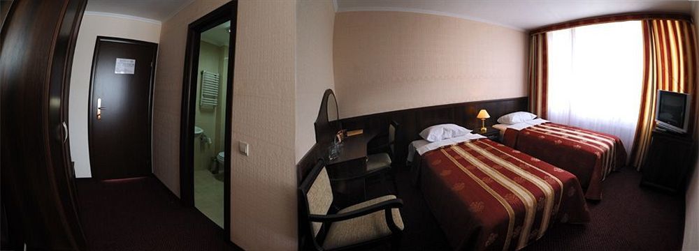 Hotel Mir Rivne Exterior photo