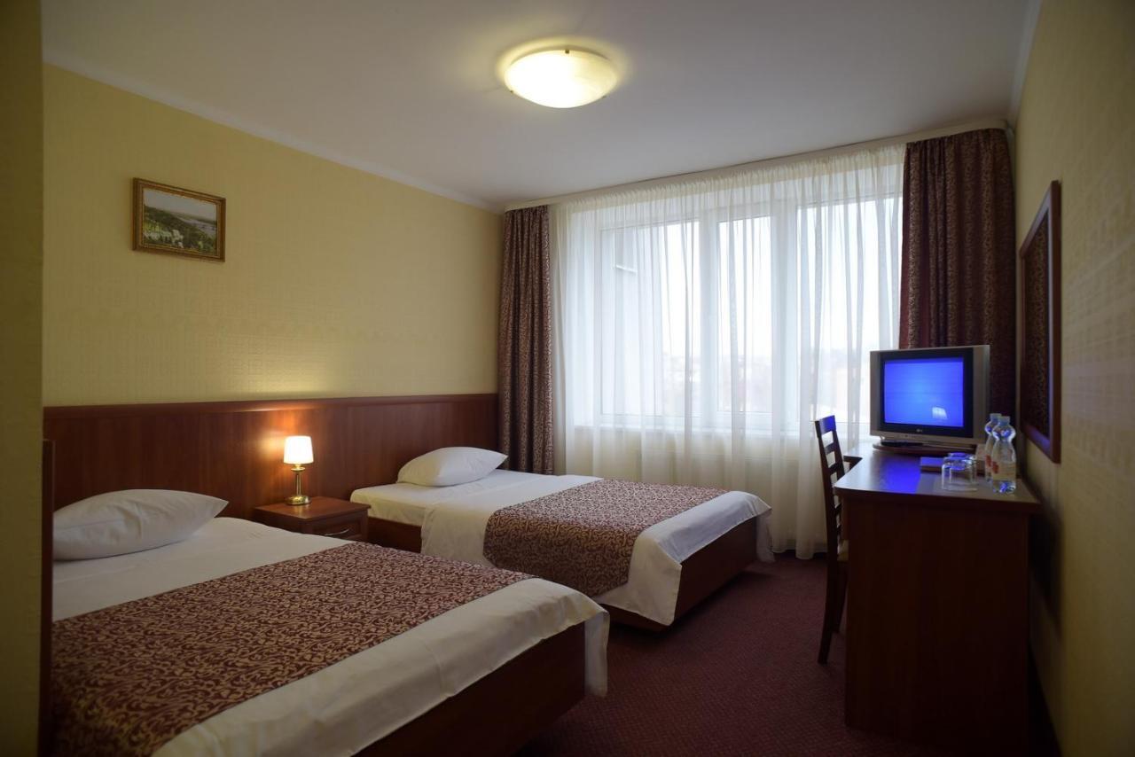 Hotel Mir Rivne Exterior photo