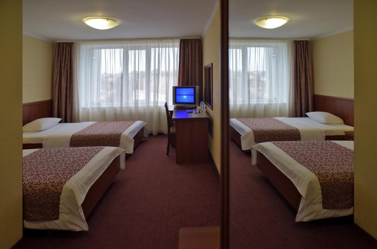 Hotel Mir Rivne Exterior photo