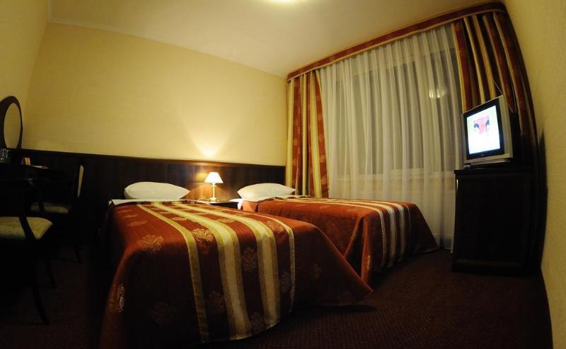 Hotel Mir Rivne Exterior photo